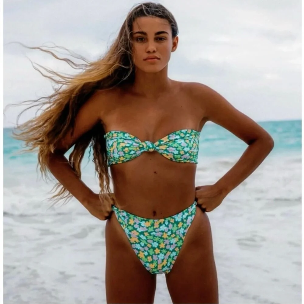 Skatie Napali Bikini Set Top size Small Bottoms size Large - Picture 9 of 9